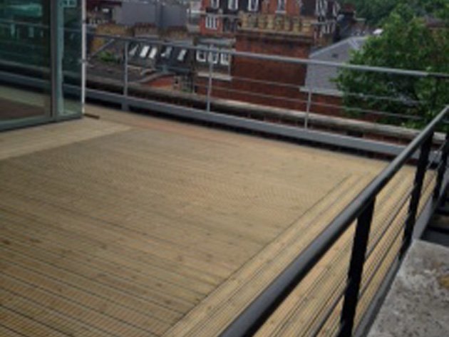 TIMBER DECKING SUPPORT